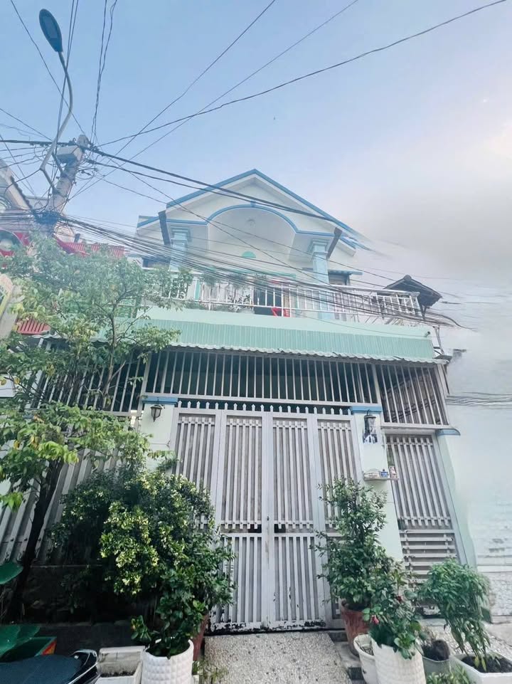 Nhà 1 Trệt 1 Lầu Bà Điểm 84m² giá 5.5 tỷ - Ô Tô Vào Tận Nhà!