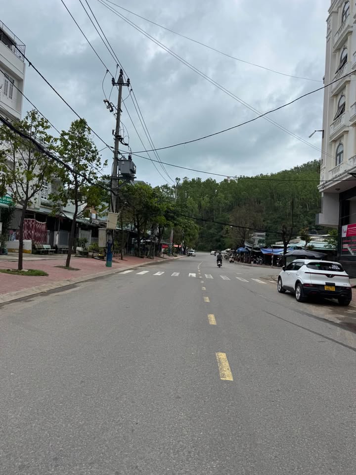 Nhà mặt tiền kinh doanh Chợ, Chế Lan Viên, 100m² giá 6 tỷ - Đầu tư sinh lời ngay!