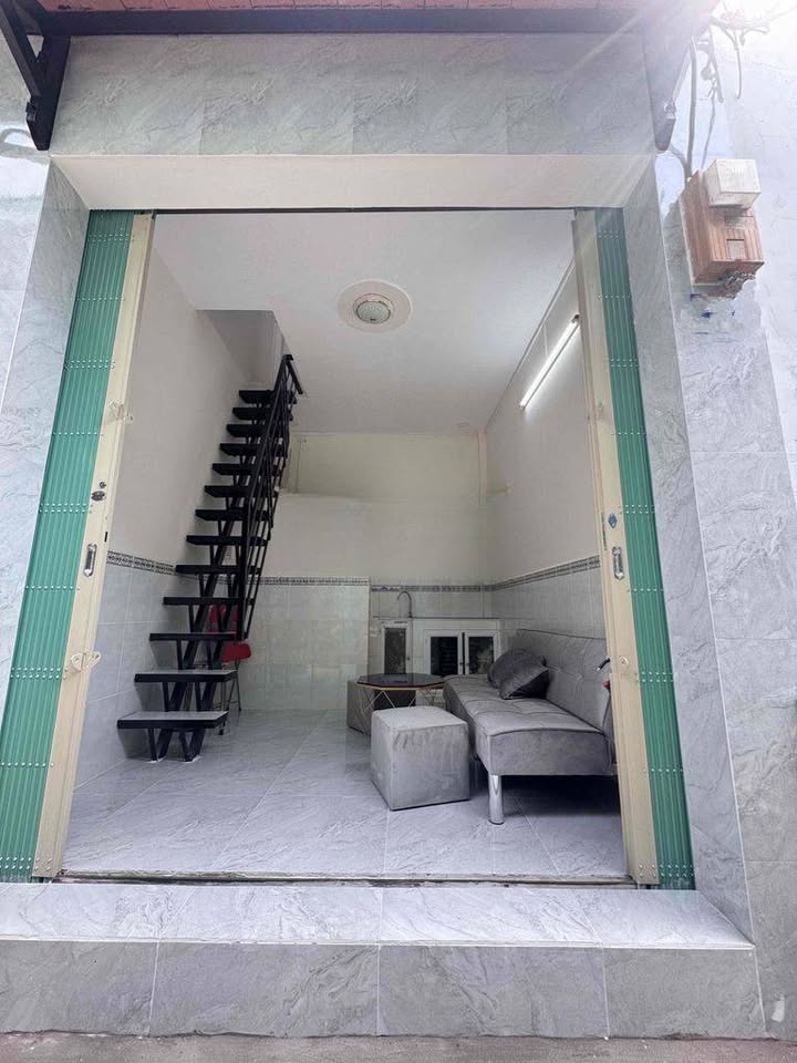 Nhà Hẻm Đường 14b, Bình Hưng Hòa, Bình Tân 12m² giá 1.88 tỷ - Sổ hồng riêng, nội thất đầy đủ!