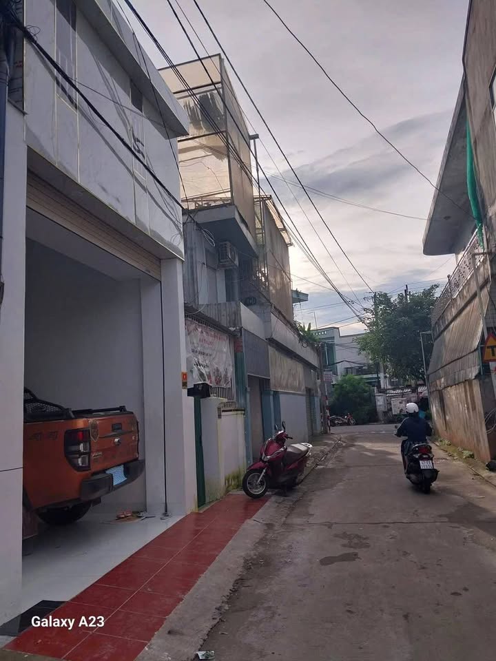 Nhà phố Buôn Ma Thuột 71m² giá 2.45 tỷ - Kinh doanh tốt ngay chợ Ama Khê!