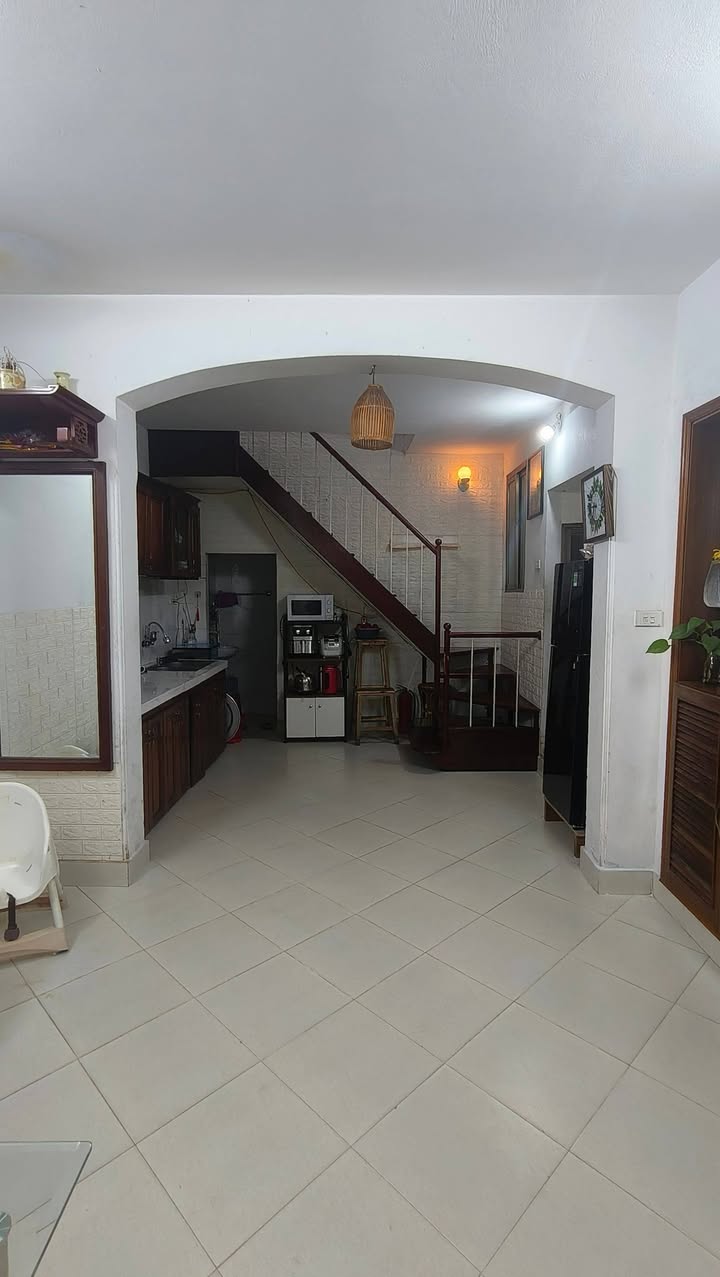 Nhà 2 tầng Định Công 36m² giá 2.45 tỷ - Cơ hội vàng cho gia đình trẻ!