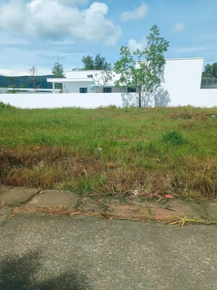 Đất nền Phú Quốc 500m² mặt tiền đường 30/4 - Đầu tư sinh lời hấp dẫn!