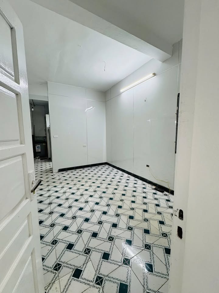 Nhà tập thể cho thuê tại Láng Hạ 40m² giá 10 triệu - Chính chủ, thoáng mát!