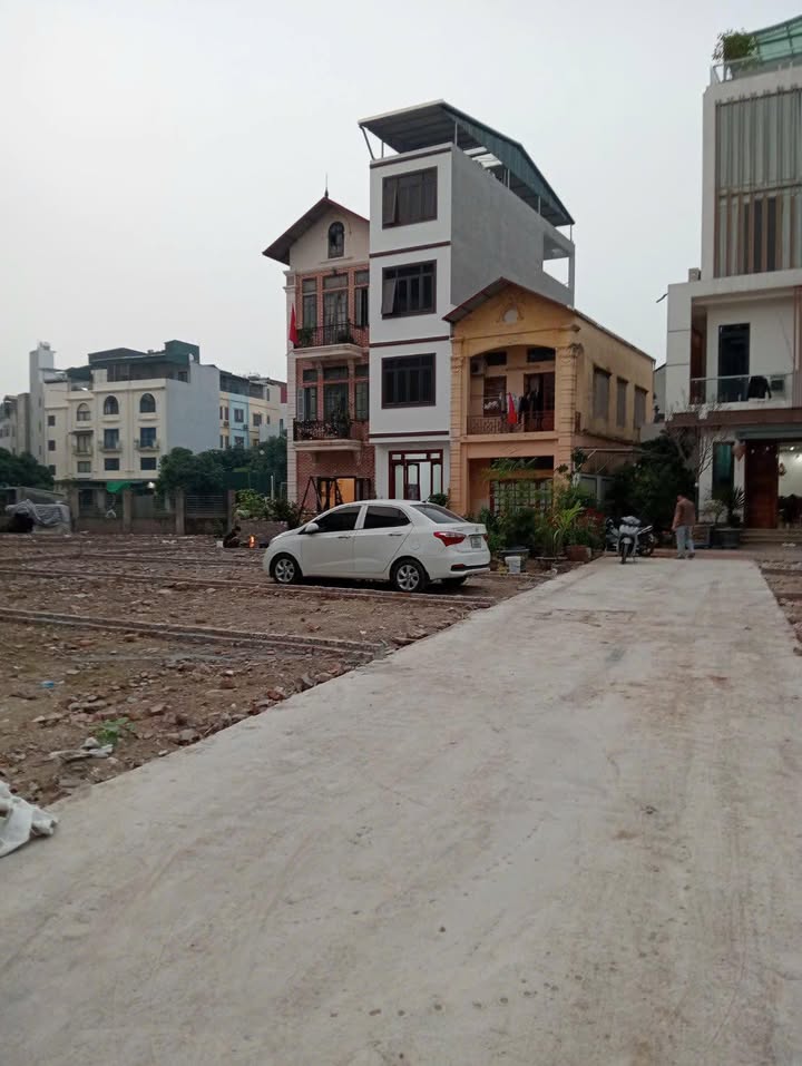 Đất Ngọc Thụy 51m² giá 8 tỷ - Gần hồ, công viên, ô tô vào tận nơi!