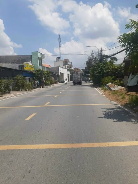 Nhà sổ hồng riêng xã Tân Thạnh Đông, Củ Chi 97m² giá 2.4 tỷ - Sẵn sàng cho thuê ngay!