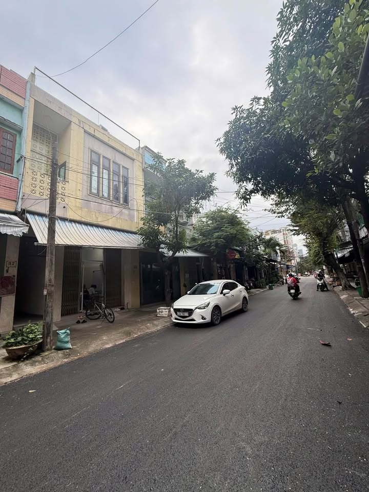 Nhà 3 tầng mặt tiền Vũ Quỳnh, Đà Nẵng 75m² giá 6.49 tỷ - Gần biển, thương lượng ngay!