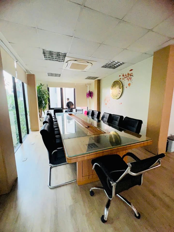 Cho thuê văn phòng quận Cầu Giấy 106m² giá 36 triệu - Địa điểm lý tưởng cho doanh nghiệp!
