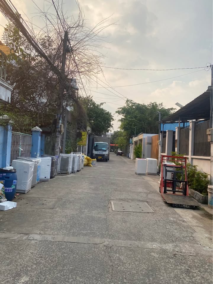 Nhà 2 tầng Hiệp Bình Phước 105m² giá 6 tỷ - Khu dân trí an ninh, hẻm xe tải rộng!