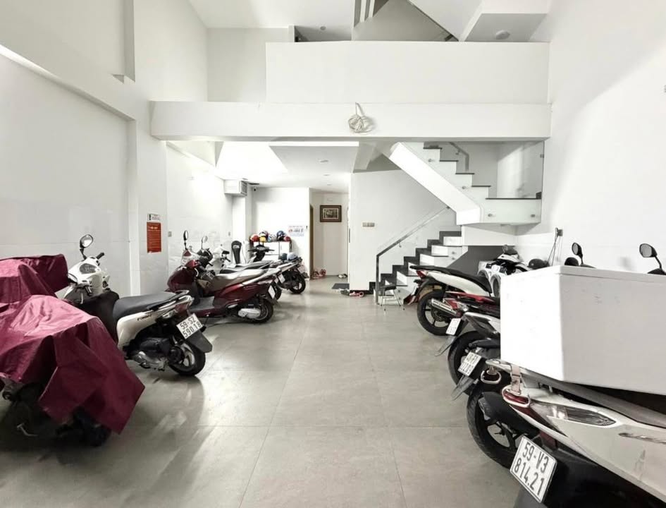 Chính chủ bán CHDV hẻm xe hơi Đặng Dung Q1 250m² giá 11 tỷ - Đầu tư sinh lời ngay!