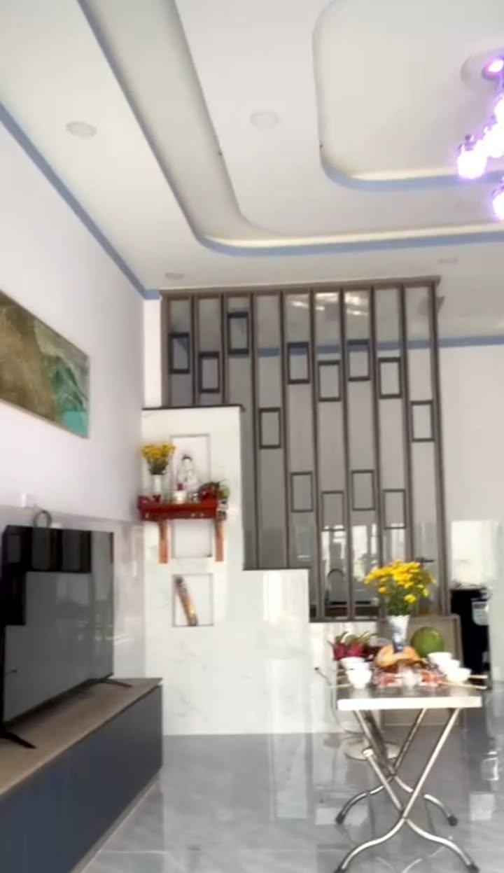 Nhà mặt tiền đường Nguyễn Văn Nhâm, Bến Lức, 225m² giá 6.5 tỷ - Phù hợp kinh doanh!