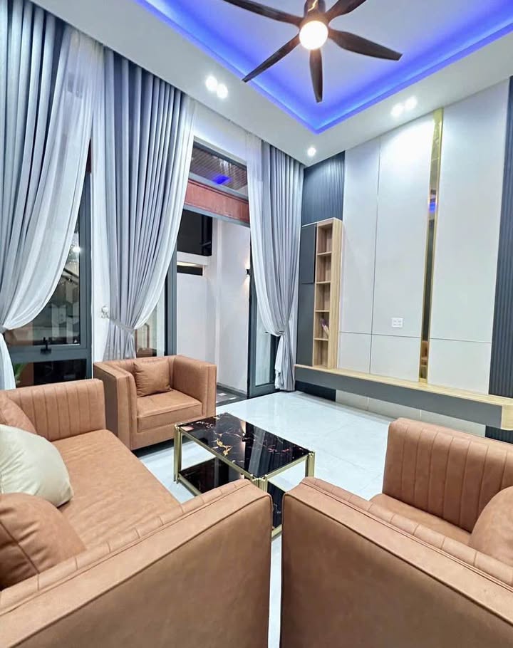 Nhà 3 tầng đường Ngự Bình, phường An Cựu, Huế - 68m² giá chỉ 4.15 tỷ, cơ hội đầu tư tuyệt vời!