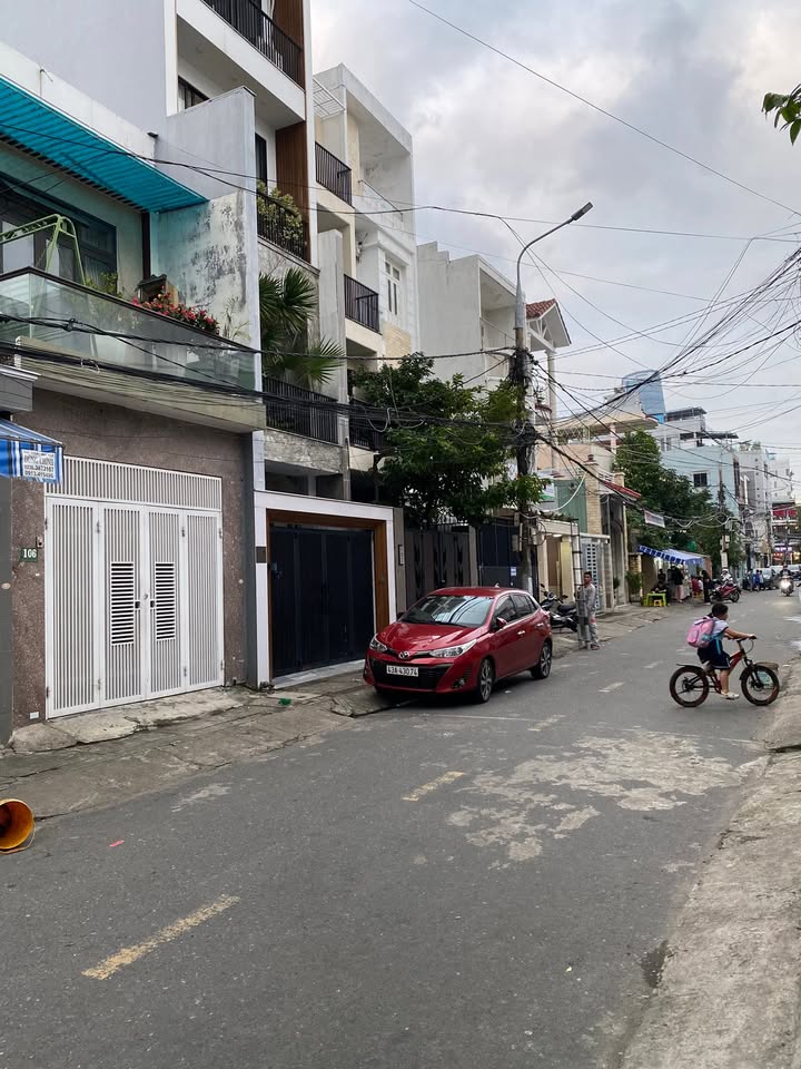 Nhà mặt tiền đường Lê Lai, Hải Châu, Đà Nẵng 95m² giá 10.8 tỷ - Thiết kế đẹp, tiện nghi đầy đủ