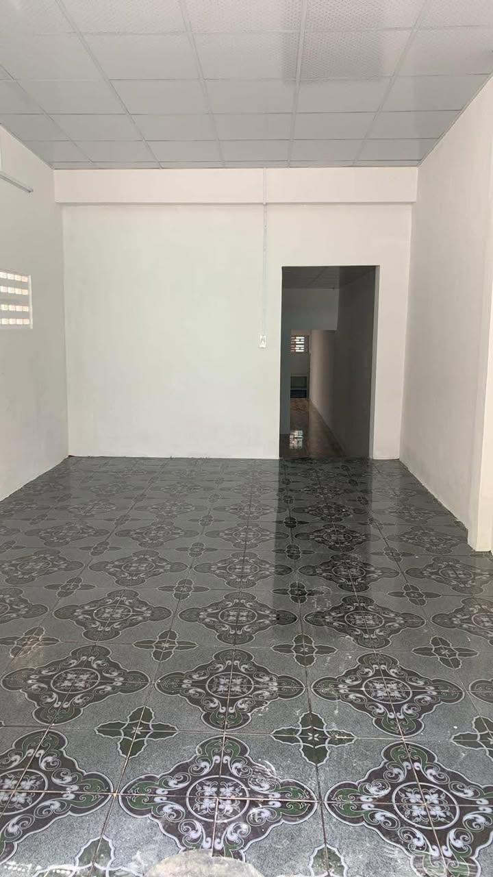 Nhà mặt tiền đường Phương Sài Nha Trang 100m² giá 6 triệu - Thích hợp làm văn phòng, shop nhỏ!