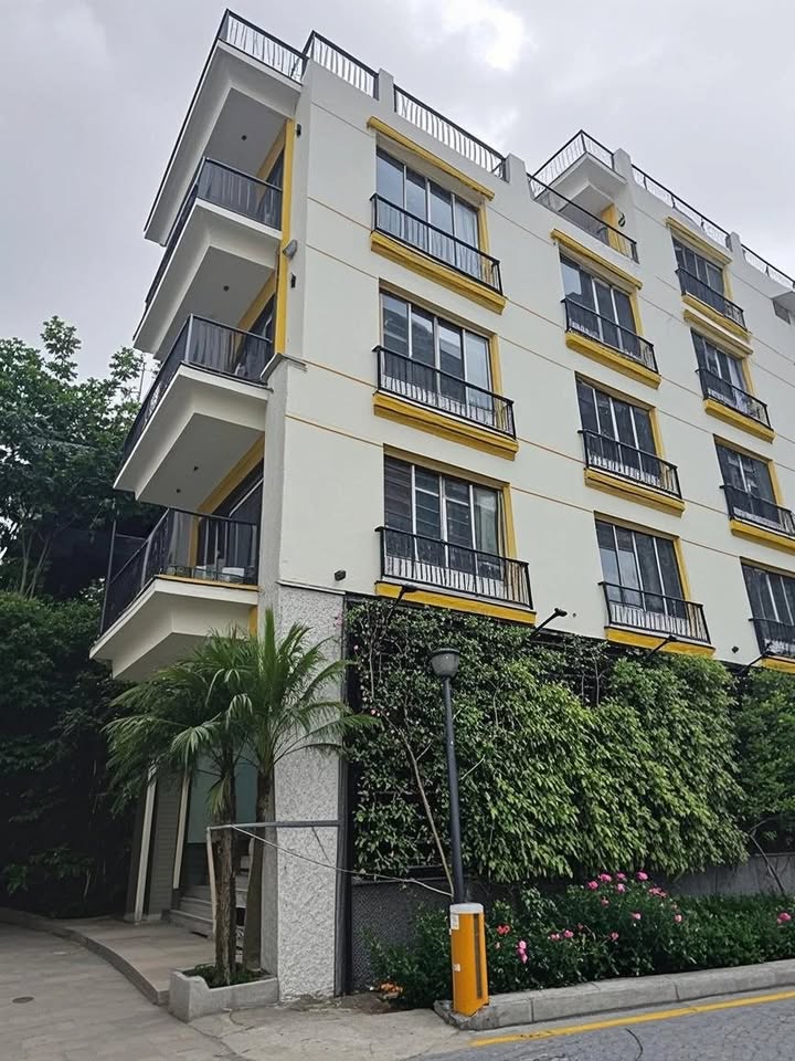 Cho thuê nhà mặt phố Hoàng Hoa Thám, Tây Hồ 130m² - Thiết kế hiện đại, sẵn sàng hoạt động!
