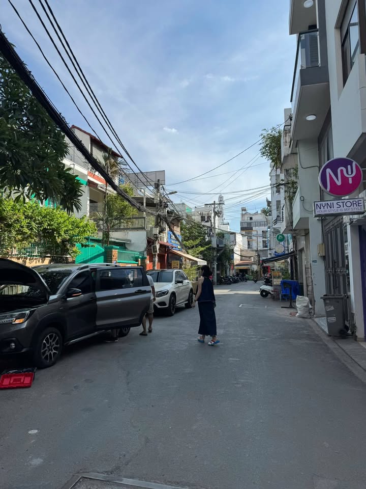 Nhà phố Thích Quảng Đức, Phú Nhuận 54m² giá 7 tỷ - Nhà mới xây, nội thất đầy đủ!