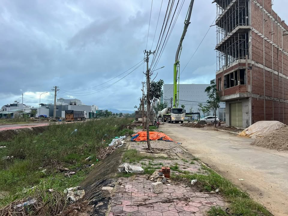 Đất nền góc chợ Dinh, 95m² giá 2 tỷ - View sông mát mẻ!