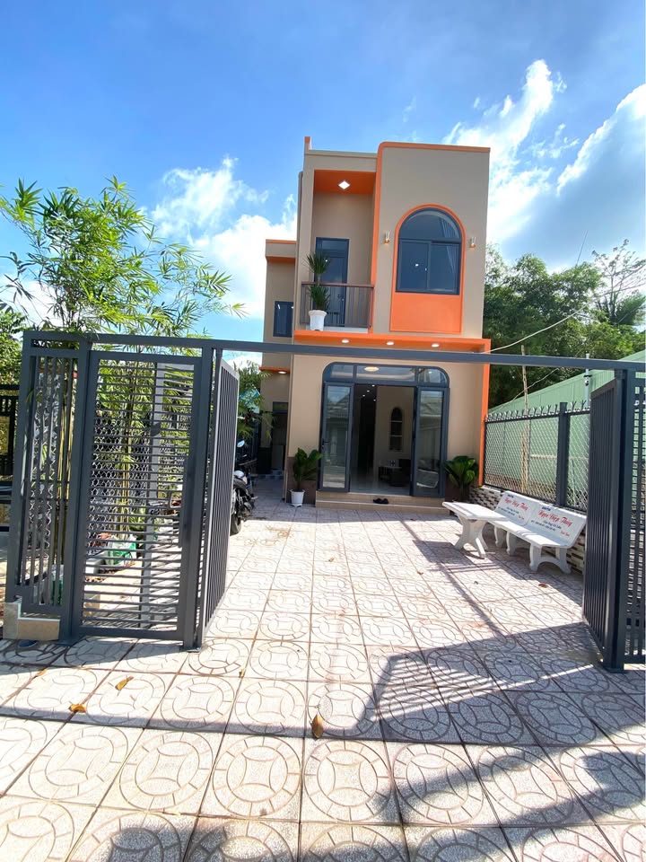 Nhà 1 Trệt 1 Lầu Mới 100% Mặt Tiền Đường Huỳnh Thị Nở, Cái Răng, Cần Thơ - Giá Chỉ 2.55 Tỷ!