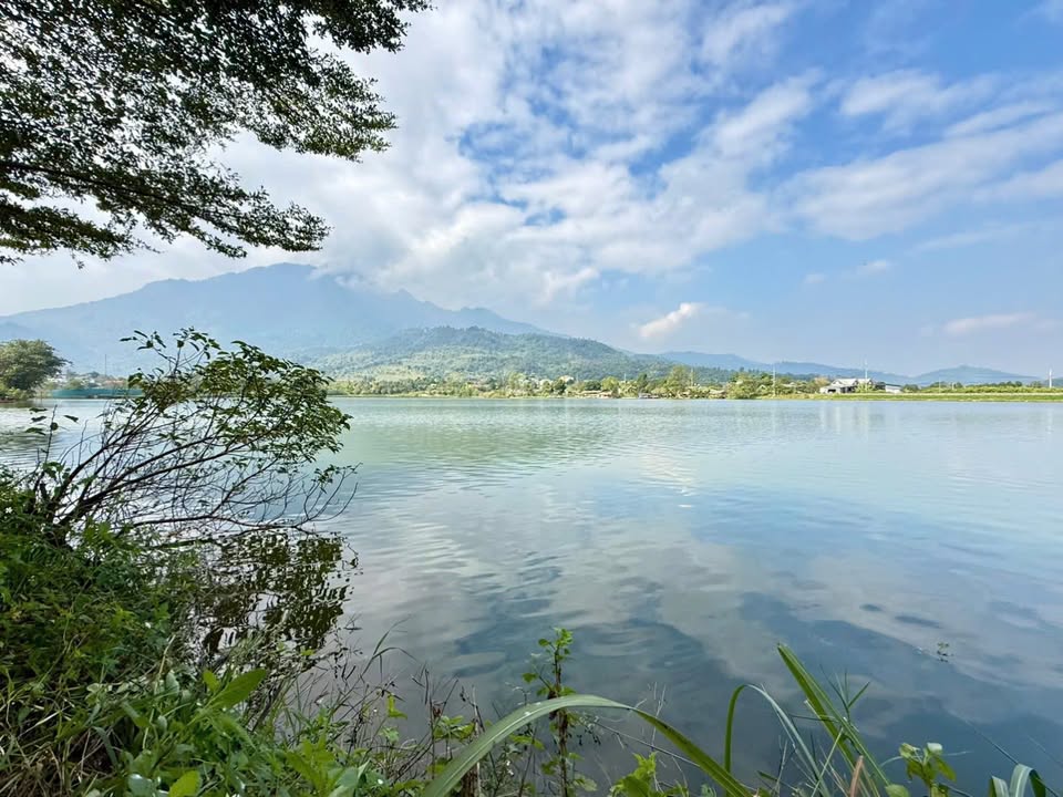 Đất nền Vân Hòa Ba Vì 300m² giá 5 tỷ - Sổ đỏ chính chủ, vị trí đẹp!