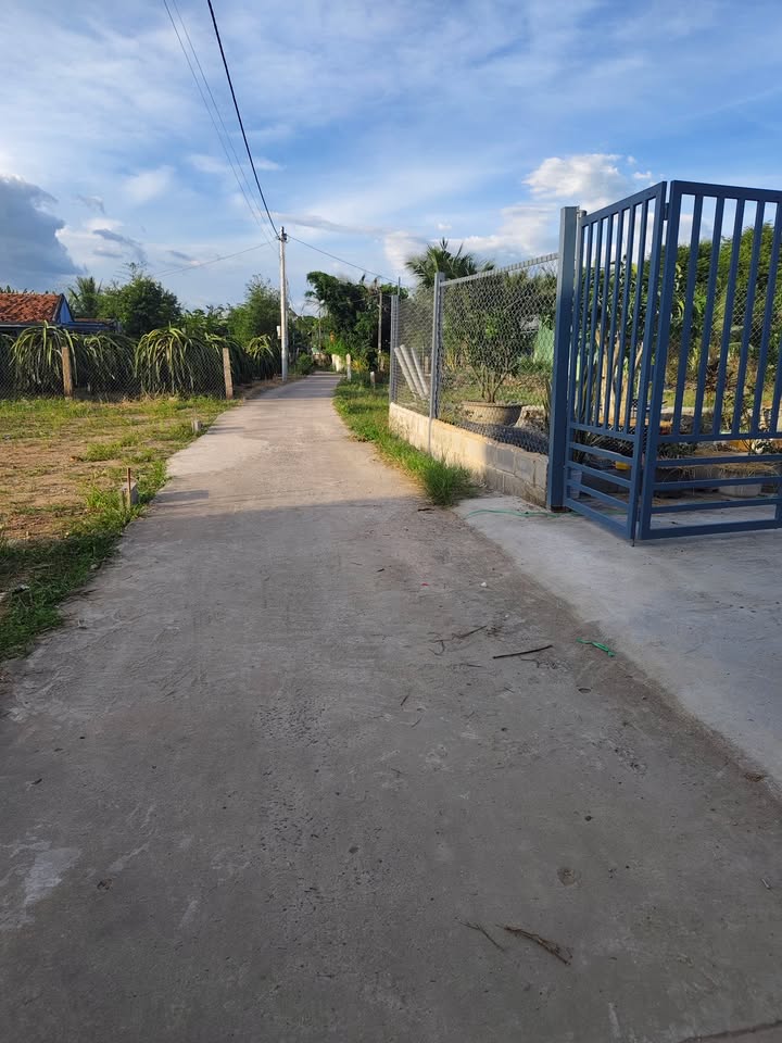 Đất thổ cư Hàm Chính 107m² giá 400 triệu - Khu dân cư đông đúc, tiện ích đầy đủ!