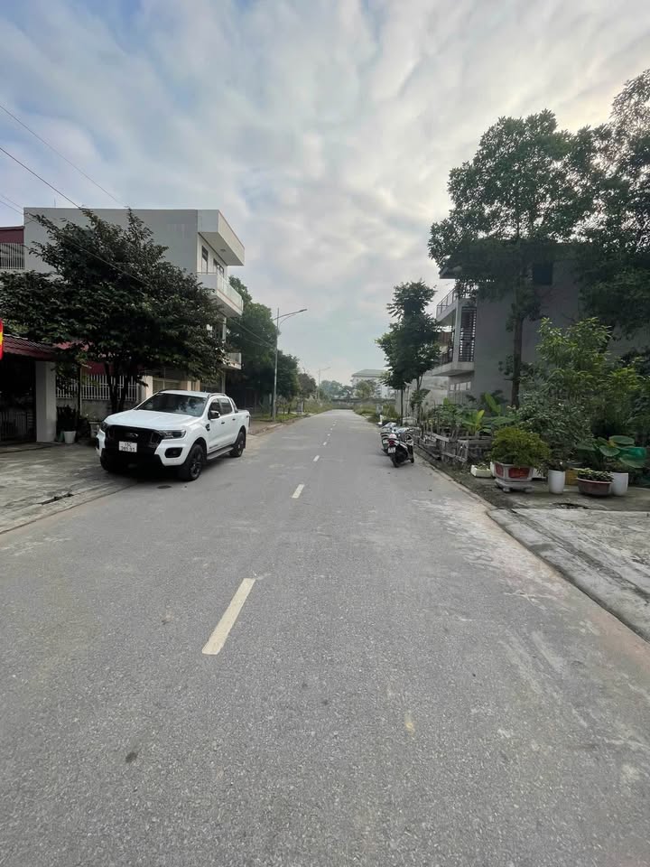 Lô đất Thân Nhân Trung, Bắc Giang 78.5m² giá 3 tỷ - Vị trí đẹp, đầu tư sinh lời!