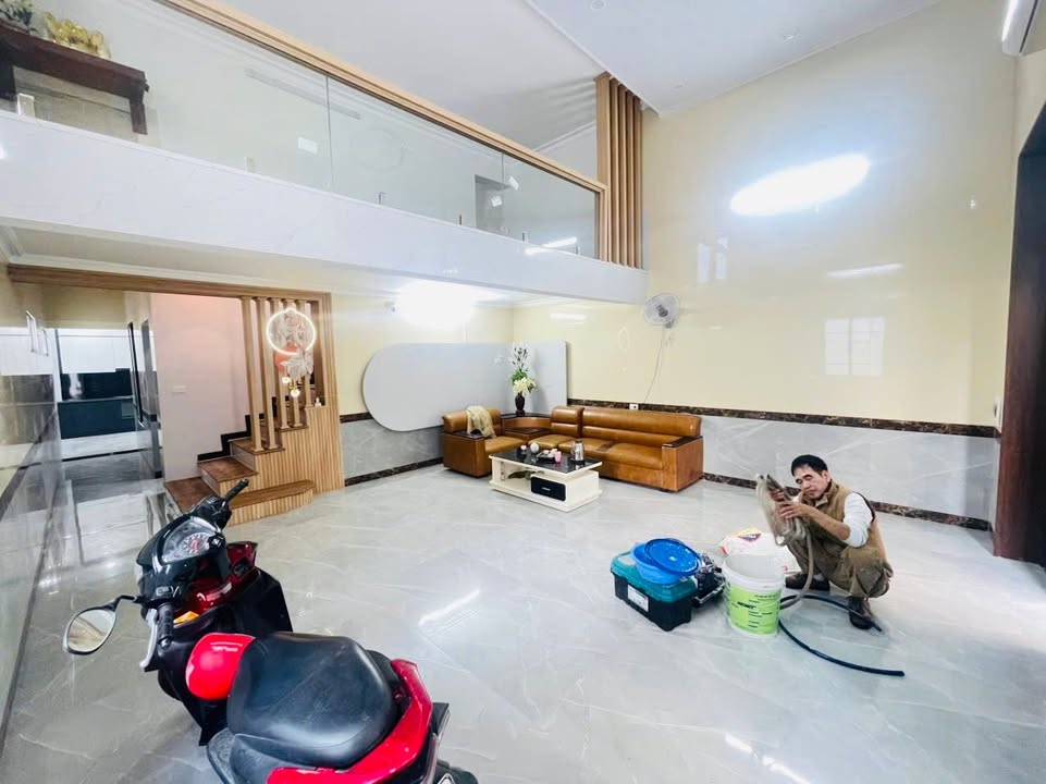 Nhà 2 tầng mới tinh Tống Duy Tân, 103m² giá 3 tỷ - Tiện ích đầy đủ, thuận lợi di chuyển!