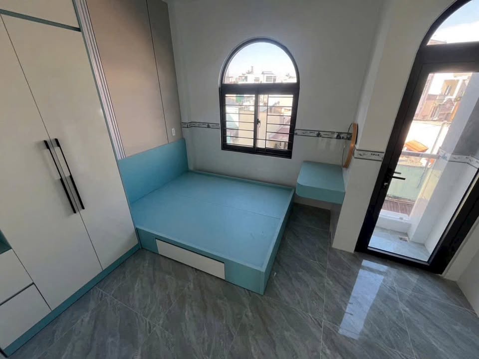 Nhà mới xây 4 tầng Âu Dương Lân, P3, Q8 - Gần hẻm xe hơi, sổ hồng chính chủ!