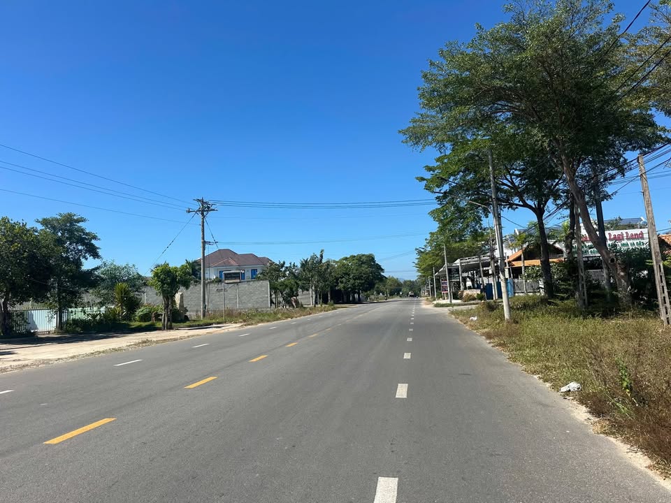 Đất mặt tiền đường Nguyễn Tri Phương, Tân Bình La Gi 153m² giá 2.8 tỷ - Đầu tư sinh lời tốt!