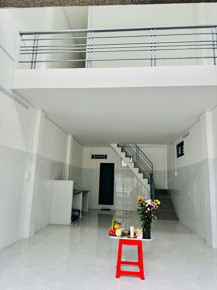 Cho thuê nhà nguyên căn tại Nha Trang 100m² - Vừa ở vừa kinh doanh!