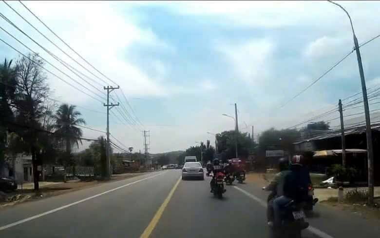 Nhà liền kề mặt tiền Quốc lộ 20, Định Quán, 579m² - Giá chỉ 3,6 tỷ!