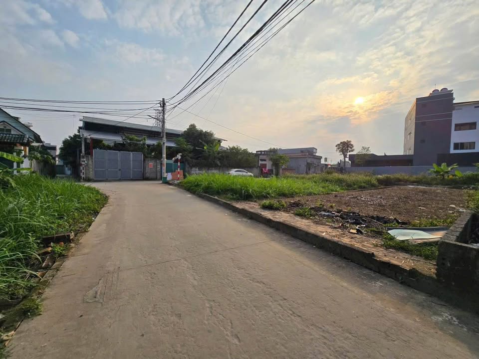 Đất nền Hạ Bằng Thạch Thất 144m² - 2 mặt tiền, giao dịch nhanh chóng!