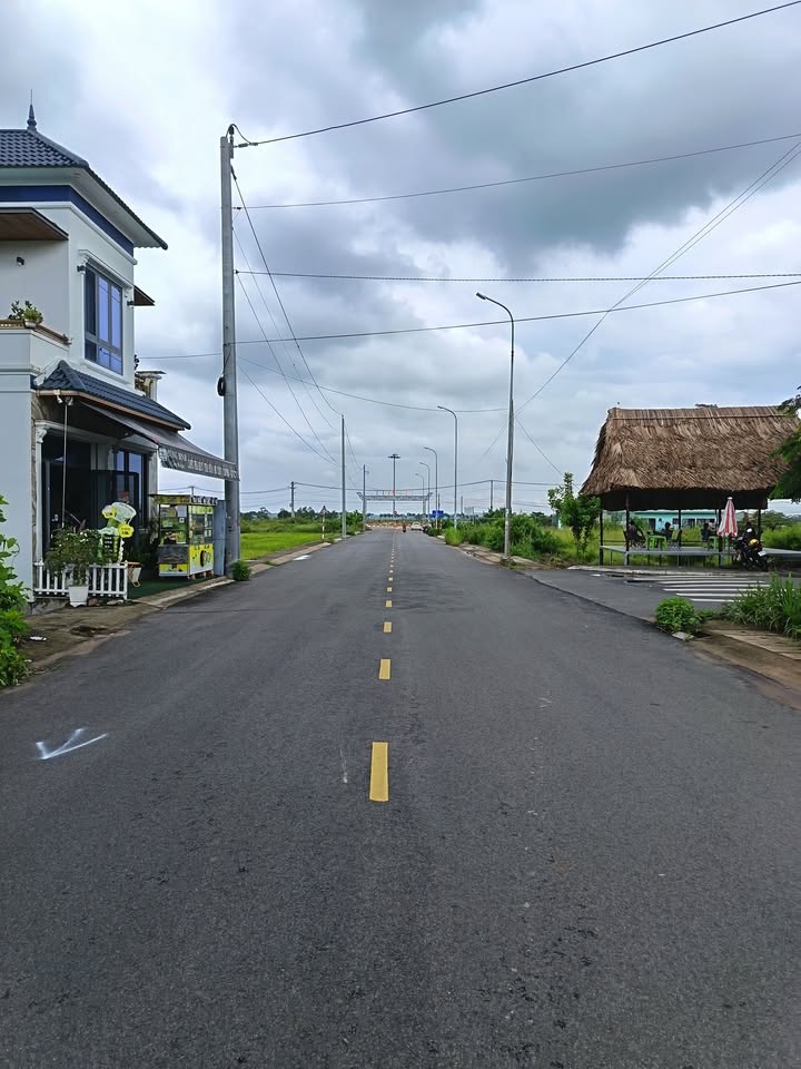 Đất nền kinh doanh Tam Phước, Long Điền 105m² giá 1.8 tỷ - Mặt tiền đường lớn, dân cư đông đúc!