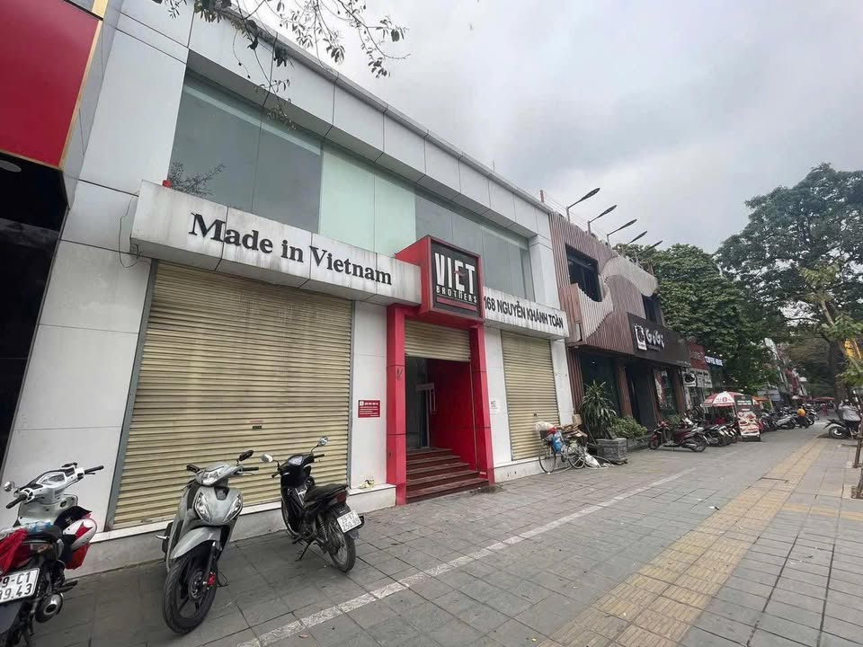 Cho thuê nhà mặt phố Nguyễn Khánh Toàn 170m² - Mặt tiền 10m, vị trí đắc địa!