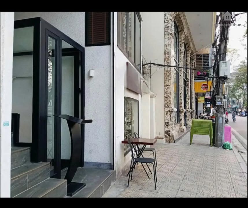 Cho thuê mặt bằng kinh doanh phố Trấn Vũ, quận Ba Đình, 100m² - Vị trí đắc địa gần hồ Trúc Bạch!