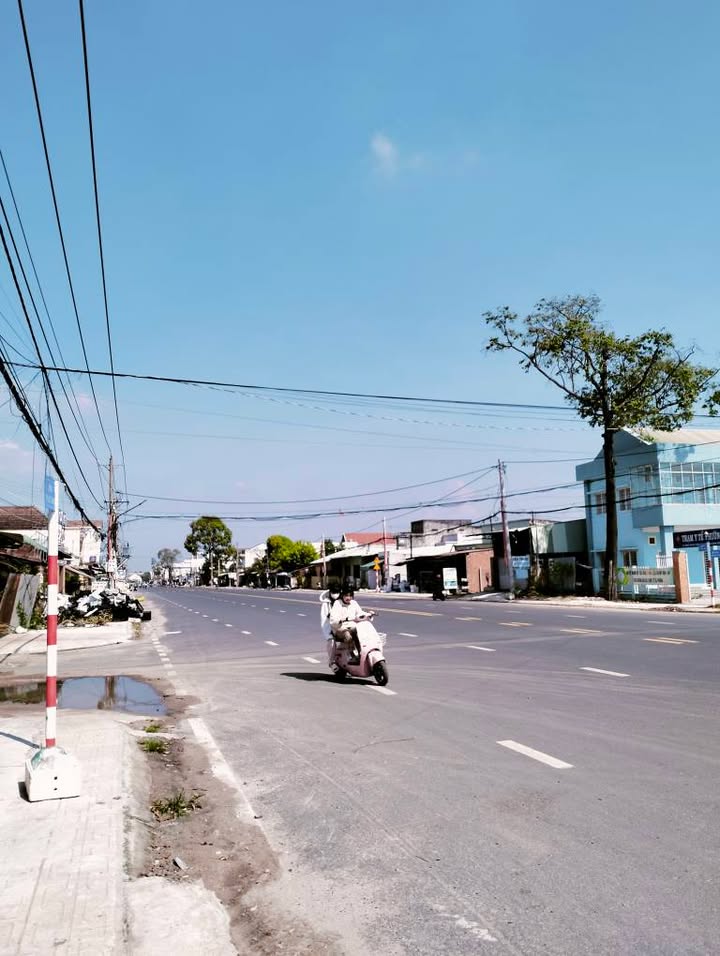 Nhà mặt tiền đường Tôn Đức Thắng, Hòa Thành, 123m², giá chỉ 3.5 triệu/tháng - Kinh doanh thuận lợi!