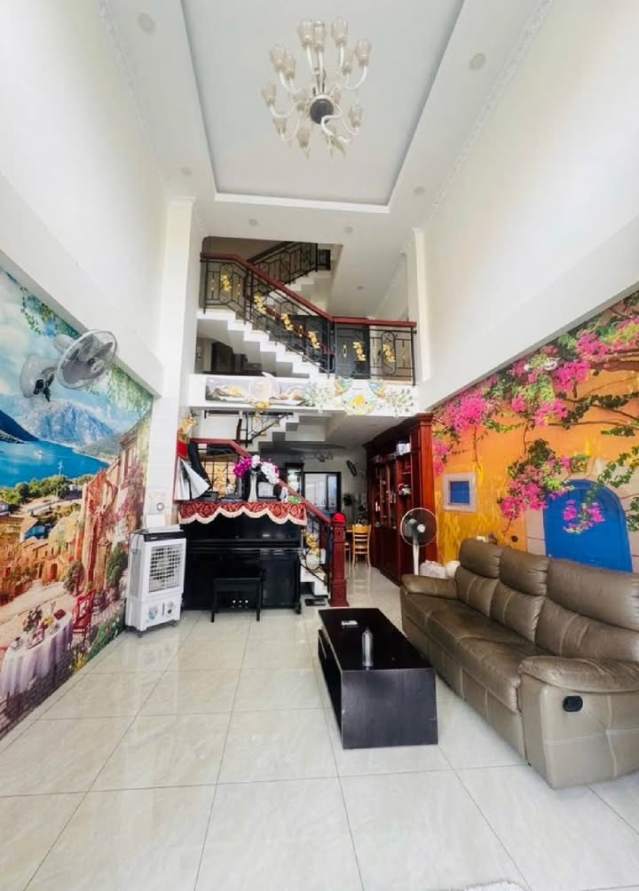 Nhà 5 tầng hẻm 8m Tân Thới Nhất, quận 12 - Giá tốt, sổ hồng riêng!