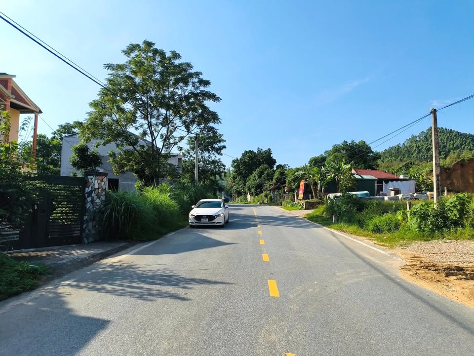 Nhà 3 tầng Đồng Xuân, Lập Thạch 216m² giá 2 tỷ - Đầu tư sinh lời tuyệt vời!