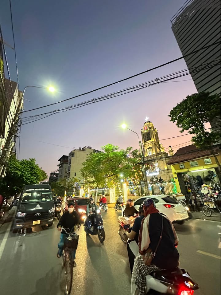 Nhà phố mặt đường Trần Nguyên Hãn, Hải Phòng 80m² giá 16 tỷ - Cơ hội kinh doanh lý tưởng!