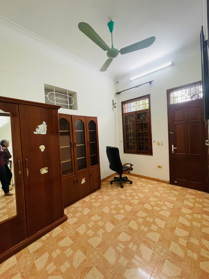 Cho thuê nhà riêng 50m² ngõ 405 Nguyễn Khang, Yên Hòa - Giá 15 triệu/tháng, phù hợp gia đình!