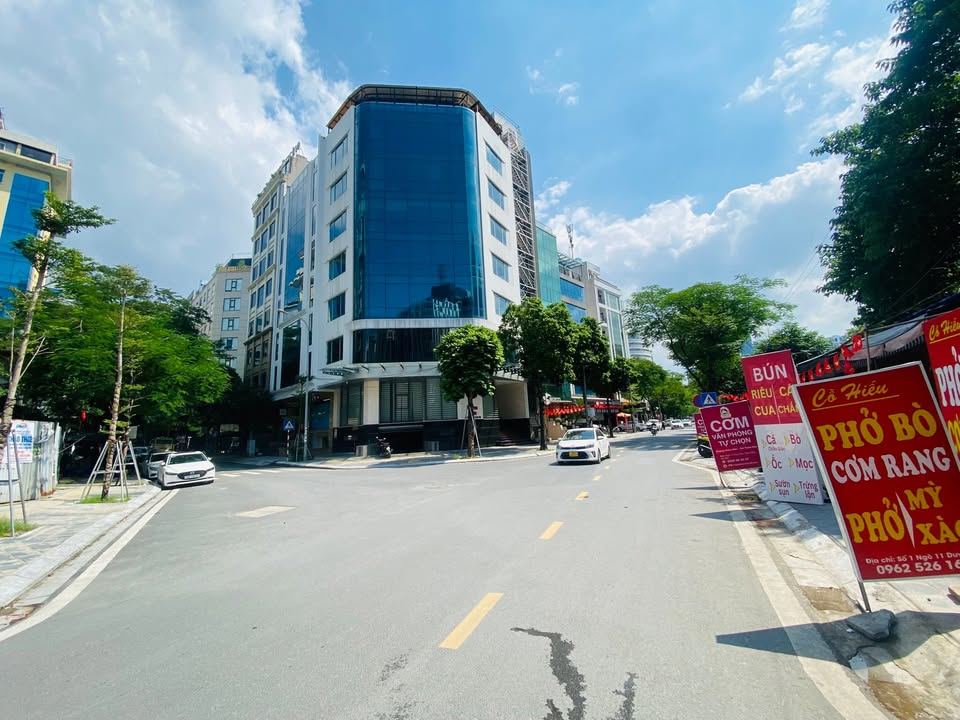 Cho thuê mặt bằng 200m² phố Duy Tân, Cầu Giấy - Kinh doanh đa dạng, hỗ trợ setup!