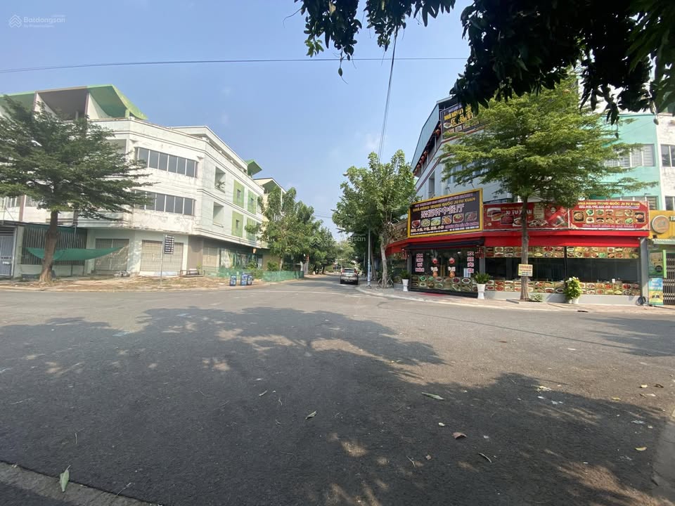 Bán nhà FrontHouse 243m² Đường XC9A Bến Cát - Căn góc kinh doanh sầm uất!