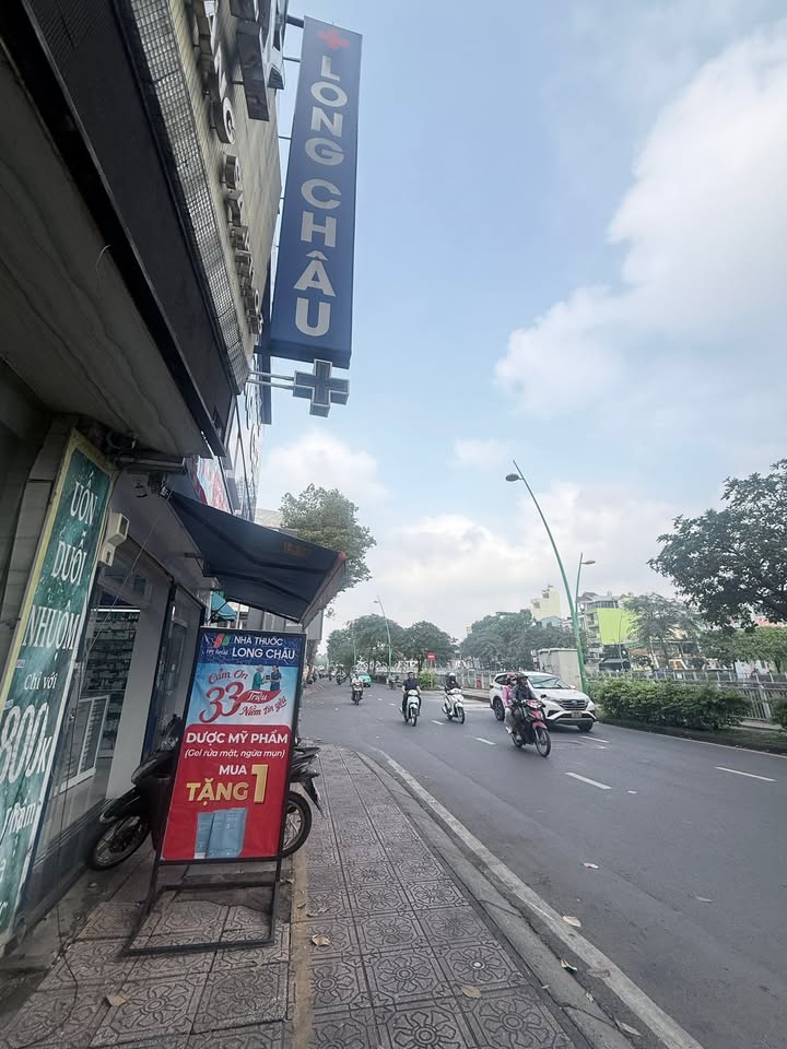 Nhà cấp 4 Quận 3, 48m² giá 7,3 tỷ - Hẻm xe hơi sát mặt tiền Hoàng Sa!