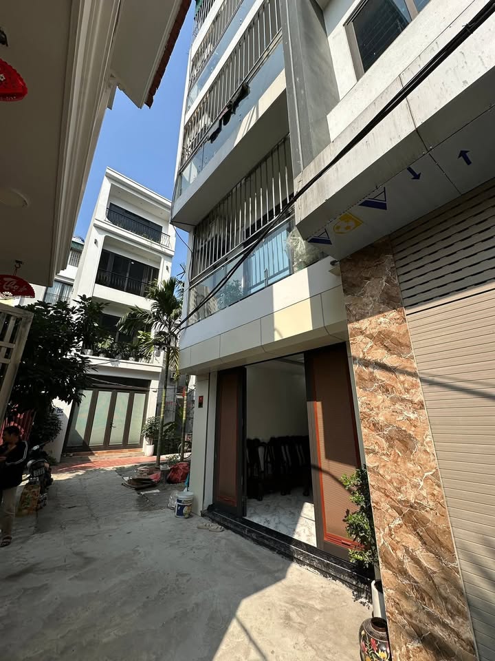 Nhà 5 tầng Thạch Bàn Long Biên 36m² giá 8 tỷ - Thiết kế hiện đại, thang máy