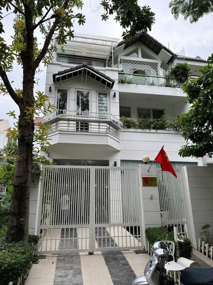 Biệt thự liên kế Nam Thông 2, Quận 7, Diện tích 144m², Giá 39 tỷ - Đầu tư sinh lời ngay!