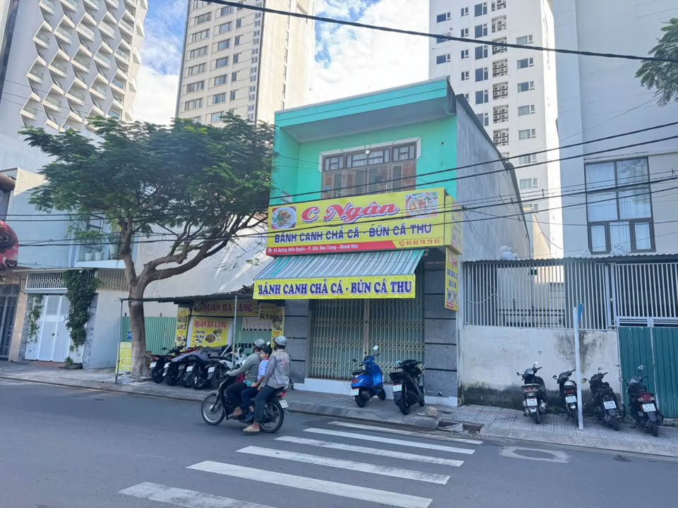 Bán đất tặng nhà 2 tầng mặt tiền kinh doanh Dương Hiến Quyền 113.9m² - Cách biển chỉ 100m!