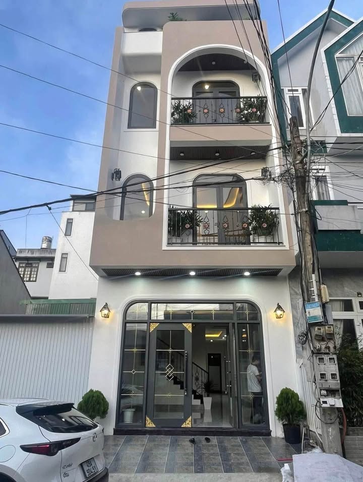 Townhouse Đà Lạt 100m² giá 14.6 tỷ - Thích hợp nghỉ dưỡng hoặc kinh doanh homestay!