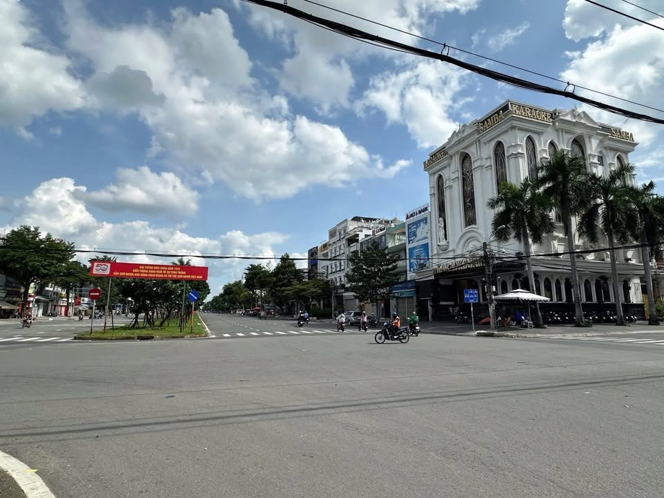 Biệt thự góc Tên Lửa, Bình Tân 177m² giá 31 tỷ - Đầu tư sinh lời tuyệt vời!