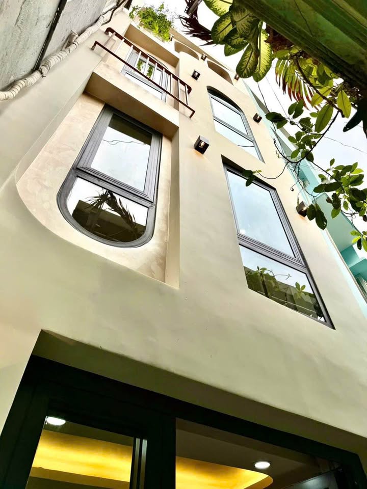 Nhà đẹp Huỳnh Văn Bánh, Phú Nhuận 28m² giá 5.99 tỷ - Sân thượng chill ngay!