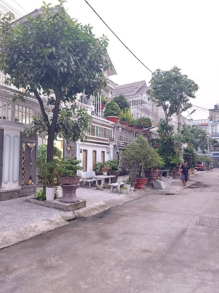 Nhà phố 80m² Thới An Quận 12 - Giá 4.35 tỷ, Hẻm Xe Tải Rộng Rãi!