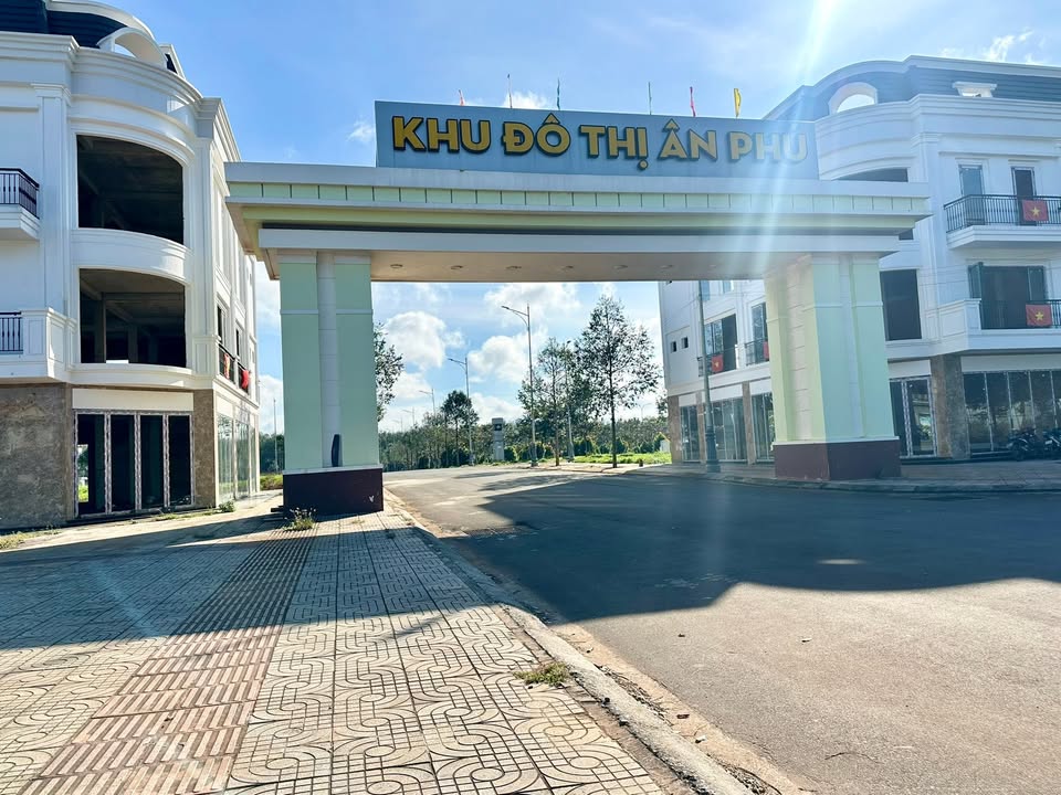 Đất nền Khu đô thị Ân Phú Buôn Ma Thuột 200m² giá 8.5 tỷ - Đối diện hoa viên