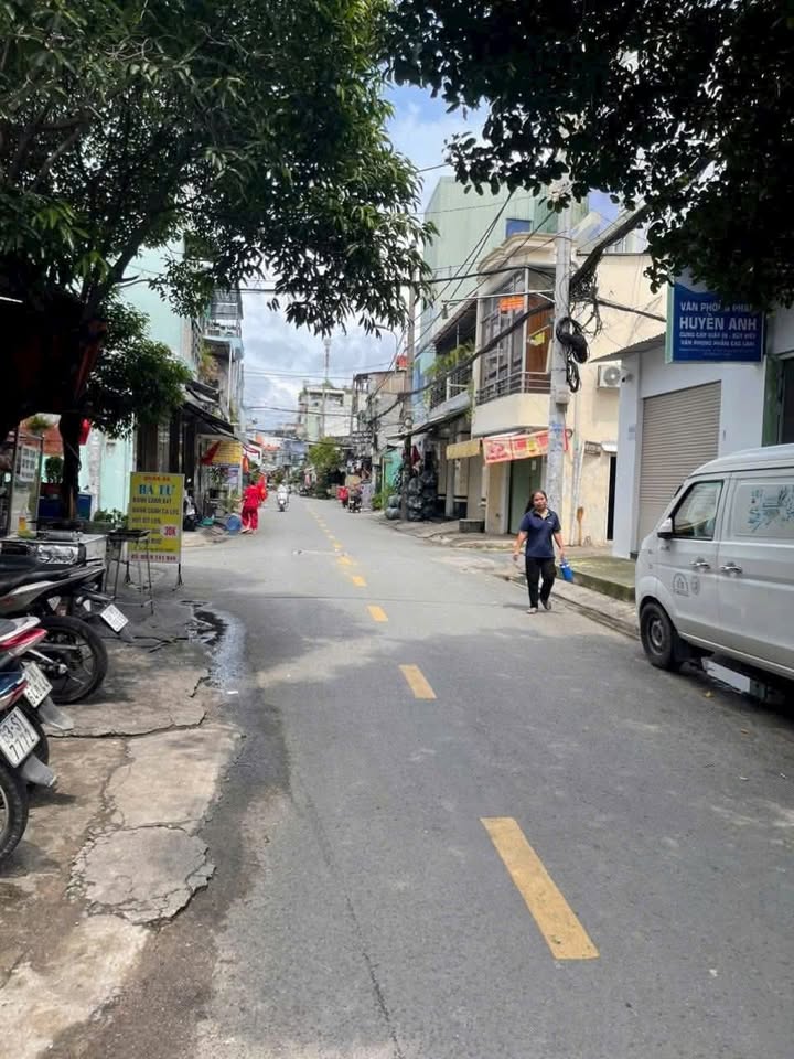 Nhà xưởng 161.2m² hẻm 688 Tân Kỳ Tân Quý - Giá 14.5 tỷ, cơ hội đầu tư sinh lời!